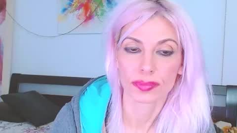 Lara online show from 02/25/25, 05:08