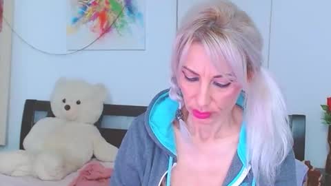 Lara online show from 02/26/26, 10:53