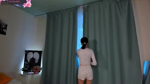 Snapshot of lillianperrys chatting on 02/26/26, 01:54 Lily online show from 02/26/26, 01:54