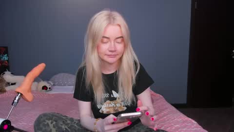 lillie_berry online show from 05/10/26, 05:34
