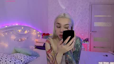 LilliMoore online show from 09/17/25, 11:50