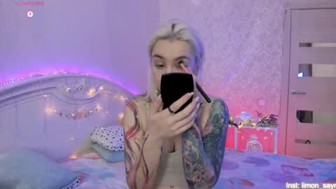 LilliMoore online show from 11/09/25, 11:25