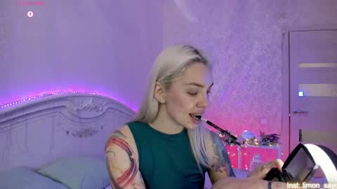 LilliMoore online show from 11/13/25, 12:31