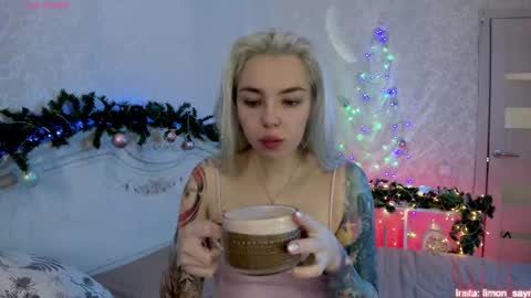 LilliMoore online show from 12/22/25, 11:35