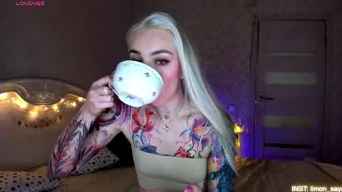 Snapshot of lillimooore chatting on 06/09/26, 11:27 LilliMoore online show from 06/09/26, 11:27
