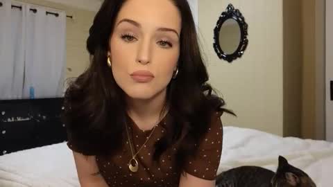 lilly_adams88 online show from 12/14/25, 12:38