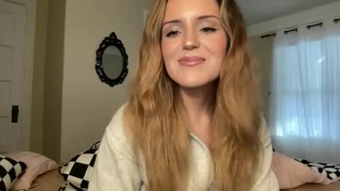 Snapshot of lilly_adams88 chatting on 06/08/26, 11:16 lilly_adams88 online show from 06/08/26, 11:16