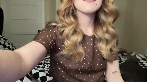 Snapshot of lilly_adams88 chatting on 06/10/26, 02:45 lilly_adams88 online show from 06/10/26, 02:45