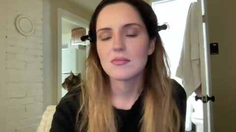 Snapshot of lilly_adams88 chatting on 06/18/26, 02:56 lilly_adams88 online show from 06/18/26, 02:56