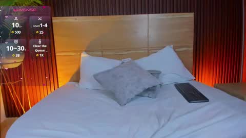 L I L L Y online show from 03/11/25, 02:29