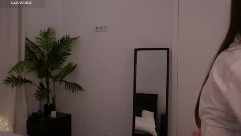 Lilly Colins online show from 01/23/25, 02:28