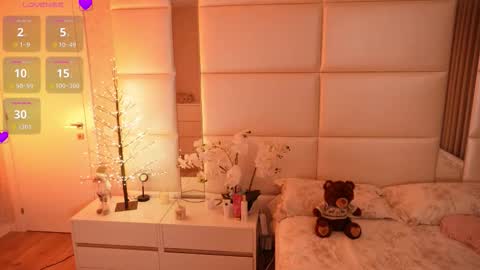 Lilly Colins online show from 02/07/26, 07:39