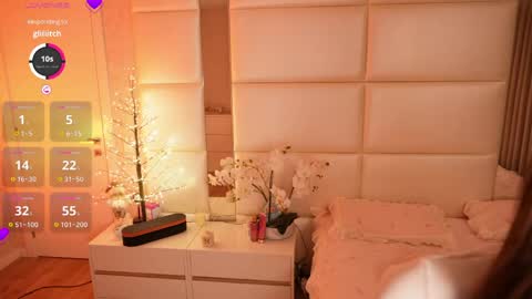 Lilly Colins online show from 04/06/26, 07:59