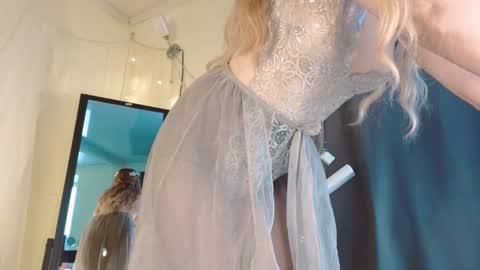 Snapshot of lilly_cooperr534616 chatting on 02/01/25, 09:11 Lilly online show from 02/01/25, 09:11