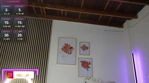 Sofia online show from 11/08/25, 01:22