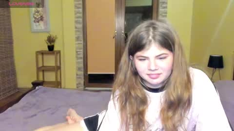 Snapshot of lilly_jess chatting on 10/29/25, 08:54 Lilly online show from 10/29/25, 08:54