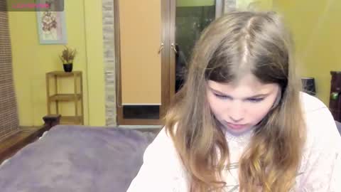 Snapshot of lilly_jess chatting on 10/30/25, 07:58 Lilly online show from 10/30/25, 07:58