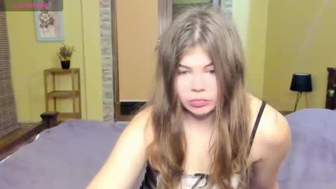 Snapshot of lilly_jess chatting on 10/31/25, 07:59 Lilly online show from 10/31/25, 07:59