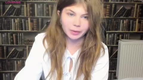 Snapshot of lilly_jess chatting on 11/09/25, 07:34 Lilly online show from 11/09/25, 07:34