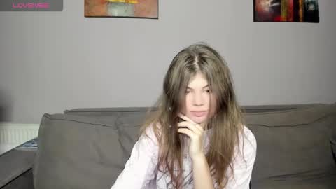 Snapshot of lilly_jess chatting on 11/10/25, 08:41 Lilly online show from 11/10/25, 08:41