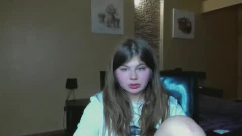 Snapshot of lilly_jess chatting on 11/20/25, 07:13 Lilly online show from 11/20/25, 07:13