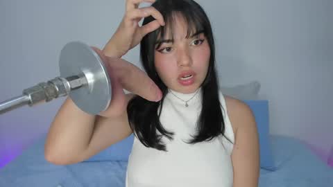 Snapshot of lilly_kinky chatting on 01/31/25, 02:48 Lilly online show from 01/31/25, 02:48