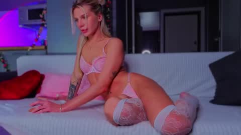 lilly_lux online show from 04/30/26, 02:01