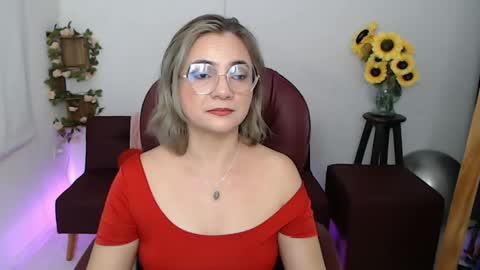 Snapshot of lilly_milf chatting on 05/14/26, 03:19 Lilly online show from 05/14/26, 03:19