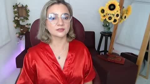 Snapshot of lilly_milf chatting on 05/30/26, 04:26 Lilly online show from 05/30/26, 04:26