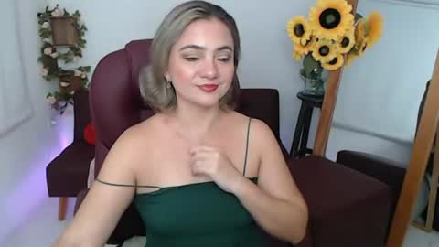 Snapshot of lilly_milf chatting on 06/08/26, 03:23 Lilly online show from 06/08/26, 03:23