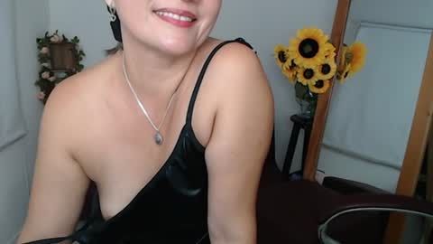 Snapshot of lilly_milf chatting on 06/16/26, 03:58 Lilly online show from 06/16/26, 03:58