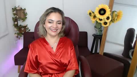 Snapshot of lilly_milf chatting on 07/23/26, 03:32 Lilly online show from 07/23/26, 03:32