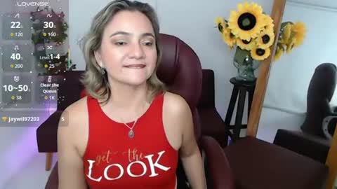 Snapshot of lilly_milf chatting on 07/28/26, 08:34 Lilly online show from 07/28/26, 08:34