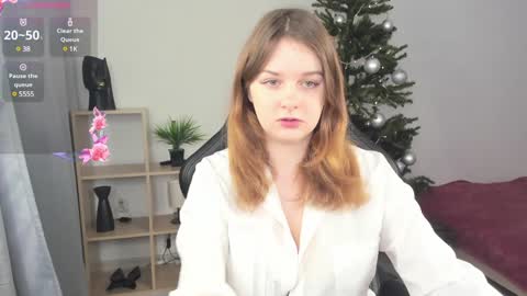 Snapshot of lilly_pretty_love chatting on 12/28/24, 02:22 Lilly online show from 12/28/24, 02:22