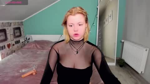 Snapshot of lillydepp chatting on 01/06/25, 10:57 Lilly Depp online show from 01/06/25, 10:57