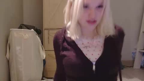 Lilly Dreamz online show from 04/28/26, 06:29