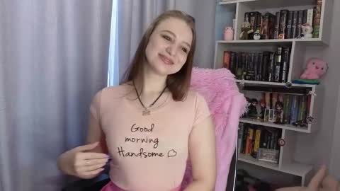 Snapshot of lillyfan_x chatting on 11/17/25, 04:29 LillyFan X online show from 11/17/25, 04:29