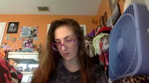 hi guys im back on here 3 online show from 03/24/26, 10:04