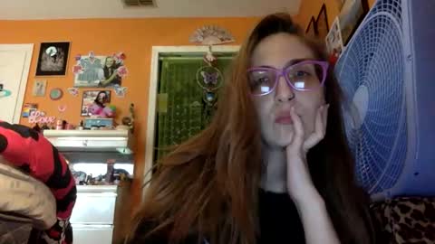 hi guys im back on here 3 online show from 04/20/26, 09:49