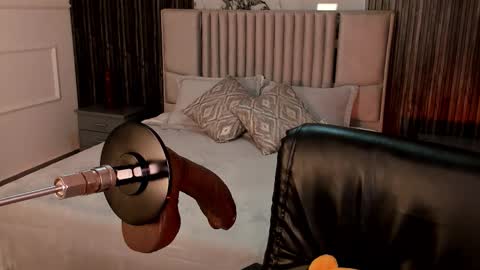 Lilly Ortiz online show from 02/23/26, 08:06