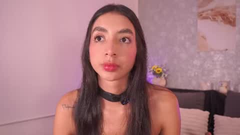 Lilly Thompson  online show from 07/08/26, 12:04