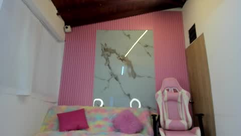 lillyy16 online show from 02/11/26, 11:04