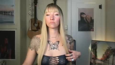 Lilpeachykeenn online show from 12/22/24, 06:26