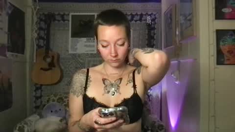 Lilpeachykeenn online show from 01/15/25, 02:49
