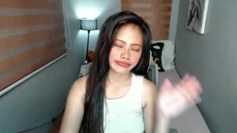 Snapshot of lilsweet_marie chatting on 12/16/24, 05:06 Lilsweet marie online show from 12/16/24, 05:06