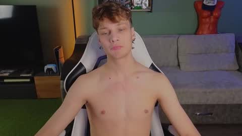 Snapshot of lilteddyboy chatting on 10/29/25, 01:46 lilteddyboy online show from 10/29/25, 01:46