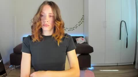 LILY online show from 06/25/26, 07:24
