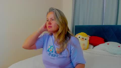 Lily online show from 06/04/26, 01:22