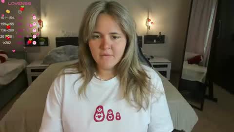 Lily online show from 07/16/26, 01:22