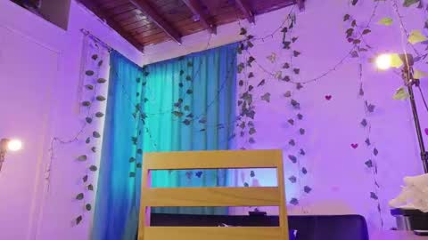 Snapshot of lily_bunny_1 chatting on 09/17/25, 06:31 Fansly LilyBunny- help me reach 50 thumbs up online show from 09/17/25, 06:31